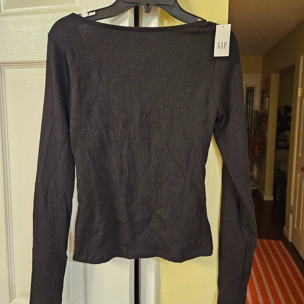 GAP black long sleeve tee, square neck in back